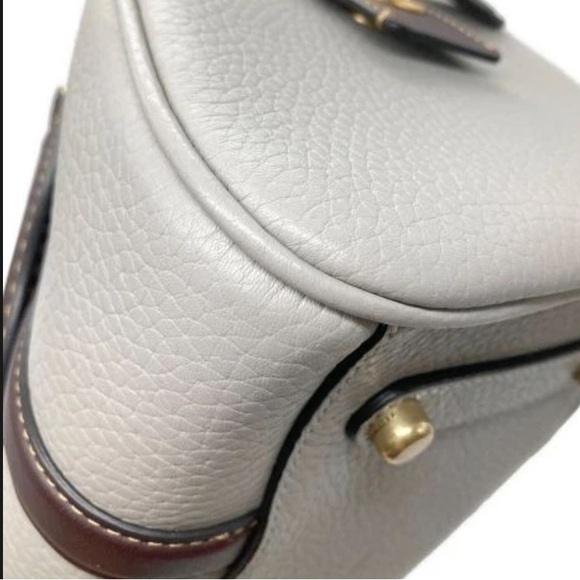 Ruby 25 - Picture 2 of 8